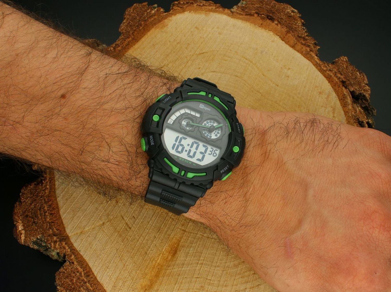 Kup zegarek Hagen HA-339G – sportowy model z funkcją alarmu, stoperem, podświetleniem i wodoszczelnością 50m. Stylowy i wytrzymały zegarek dla dzieci i młodzieży (2).jpg